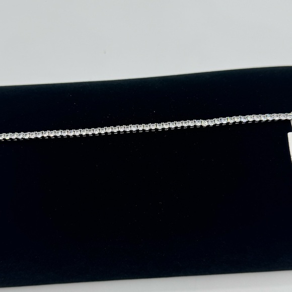 14k 8ct Tennis Bracelet - Picture 9 of 10